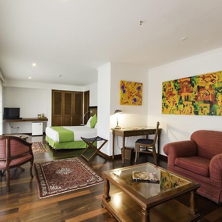 Hotel Emaus Bogota Exterior photo