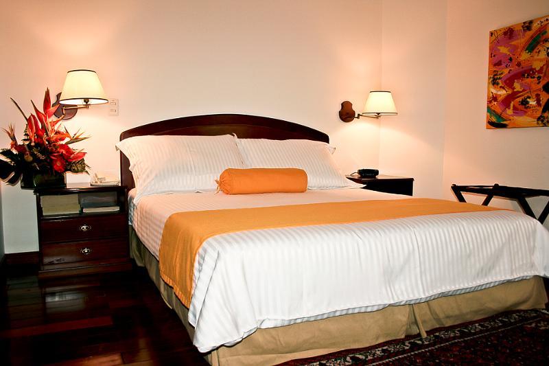 Hotel Emaus Bogota Exterior photo