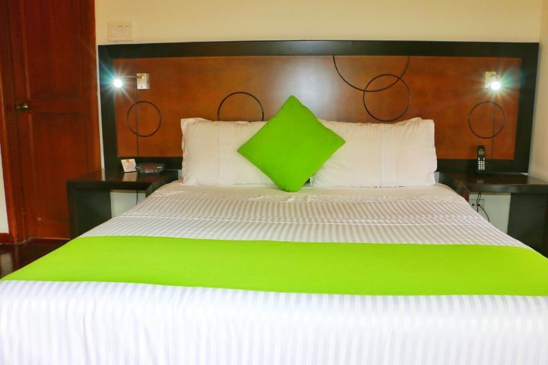Hotel Emaus Bogota Exterior photo
