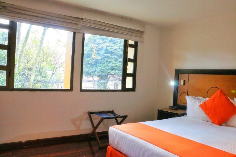 Hotel Emaus Bogota Exterior photo