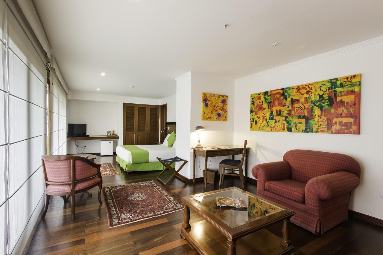 Hotel Emaus Bogota Exterior photo
