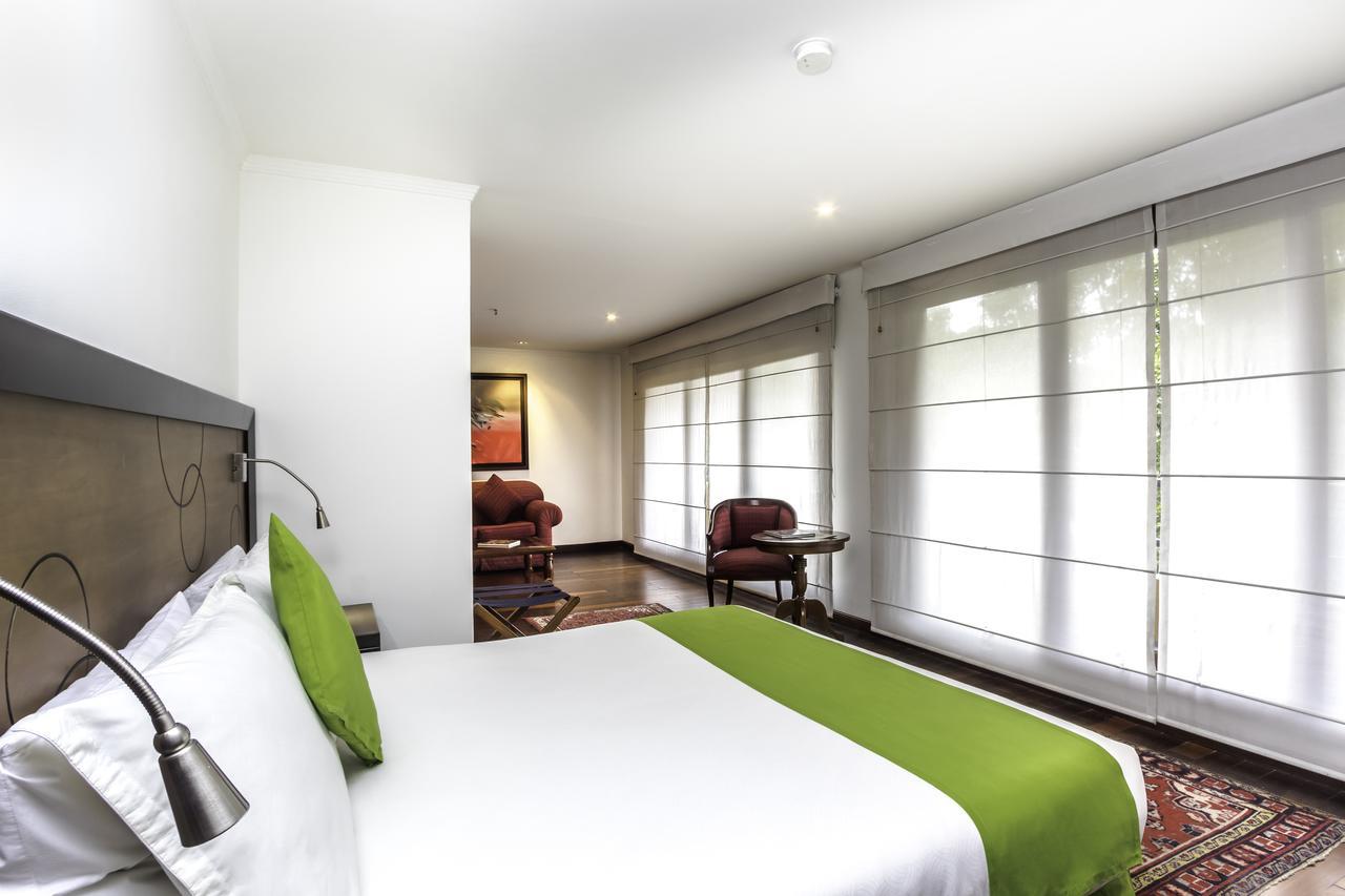 Hotel Emaus Bogota Exterior photo