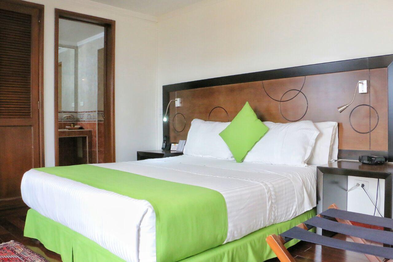 Hotel Emaus Bogota Exterior photo